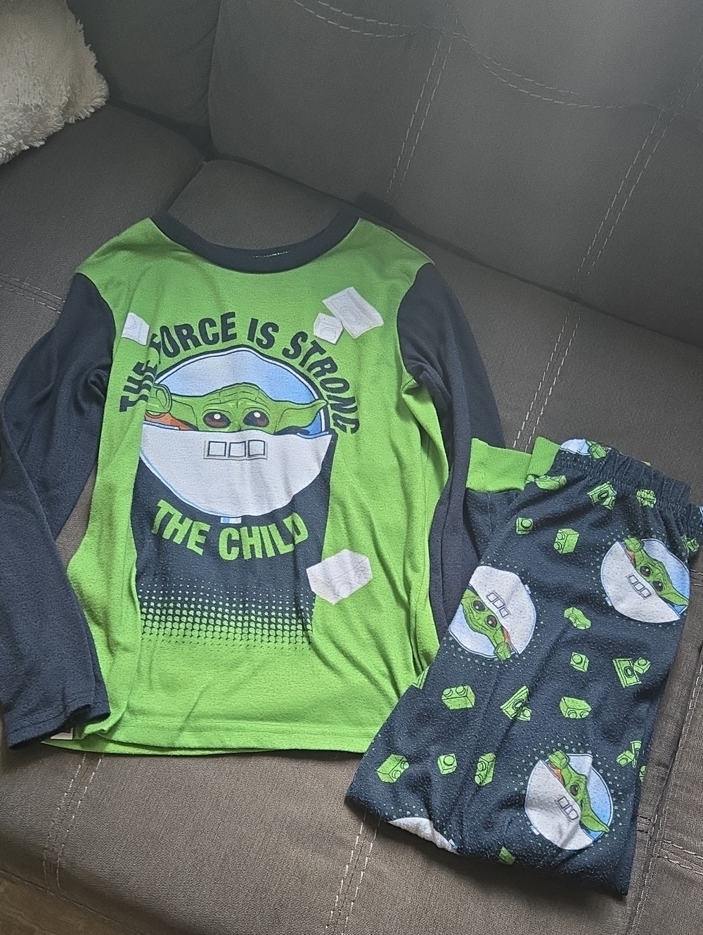 Kids Size 8 Yoda Pajamas